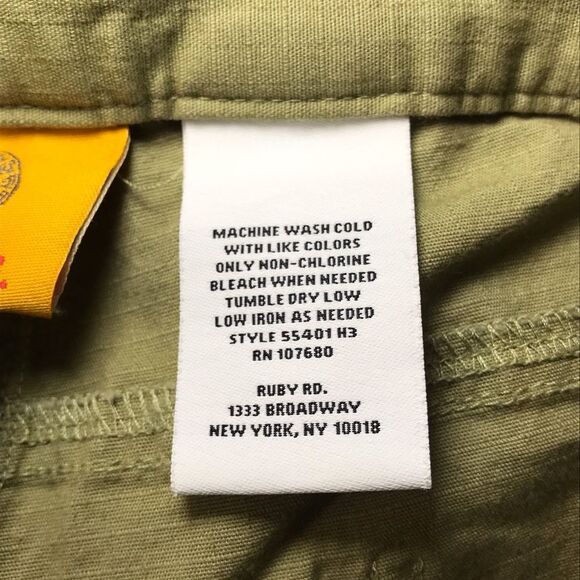 Ruby Rd. Zip Front Cargo Capris Size 16 - Picture 7 of 7